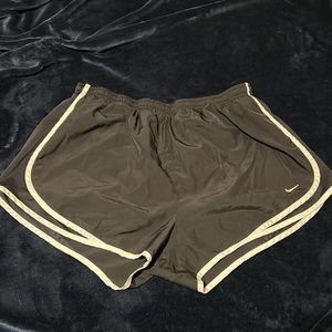Black women’s nike shorts